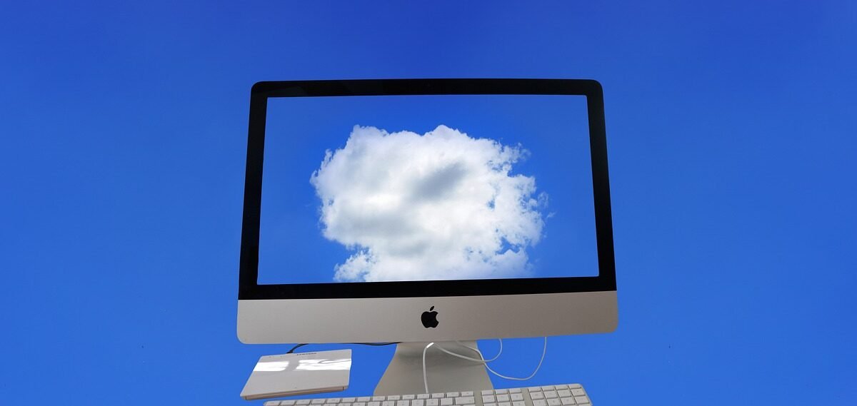 phone storage versus cloud illustration